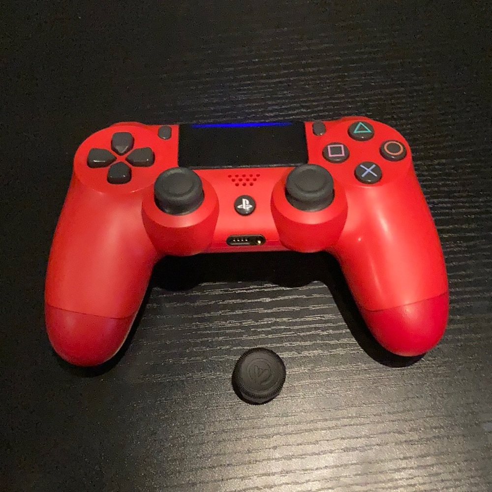 Red PS4 Controller. - Picture 1 of 2